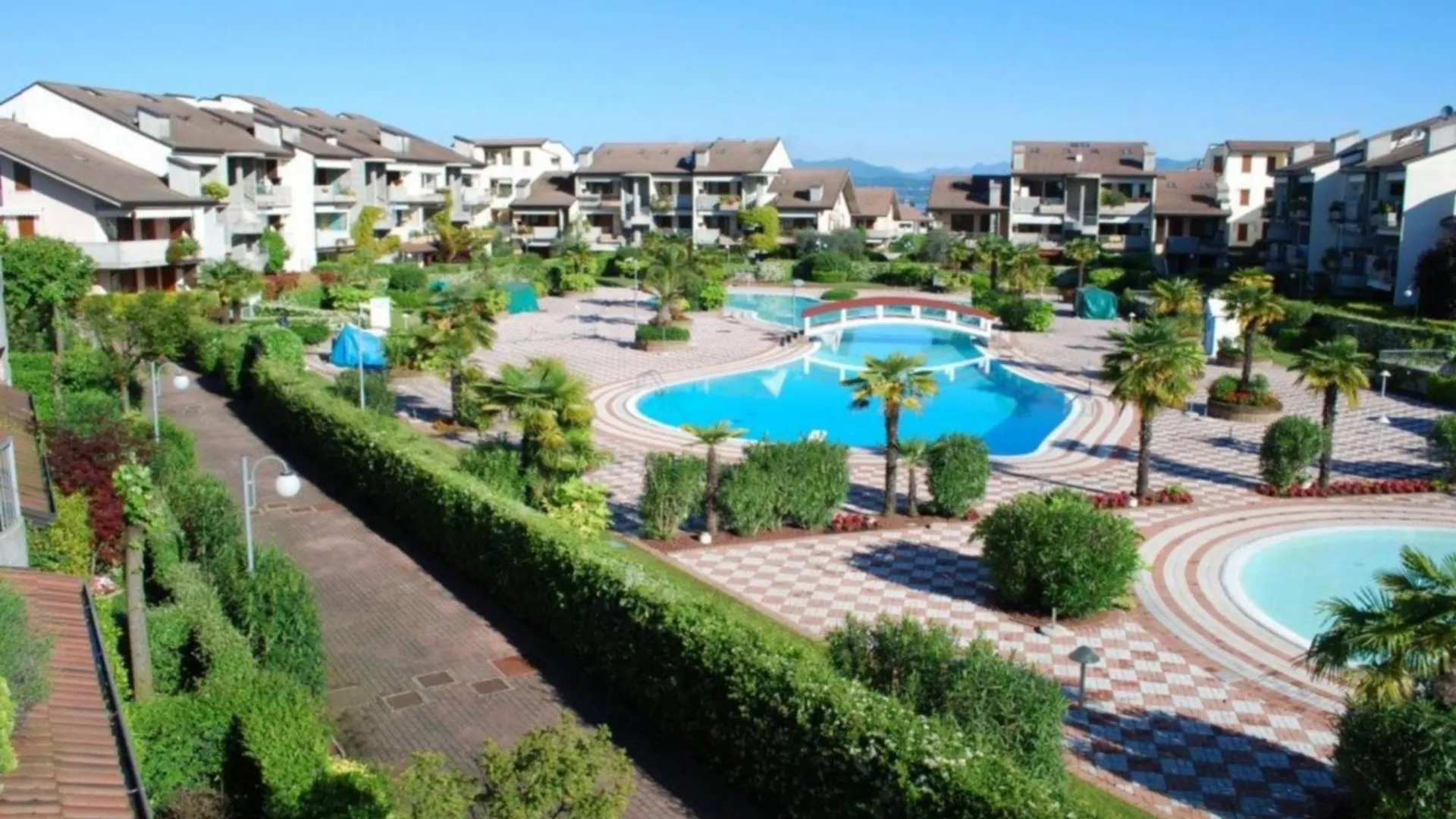 Desenzanoloft Official Partner Marriott Homes & Villas - H2O Inside Green Residence With 3 Pools Desenzano del Garda Italy